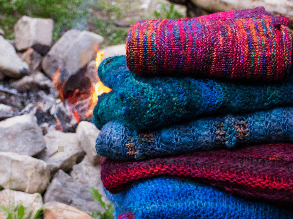 فرق woolen و wooly 